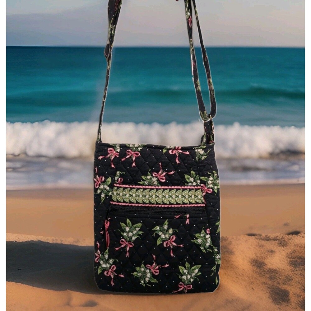 VERA BRADLEY RETIRED CROSSBODY BAG QUILTED BLACK FLORAL BOWS NEW HOPE USA  EUC